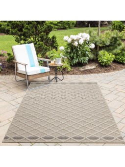Beige diamond design rug...