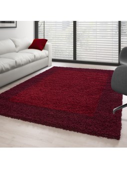 Tapis shaggy rouge avec...