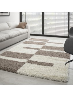 Alfombra peluda beige con...